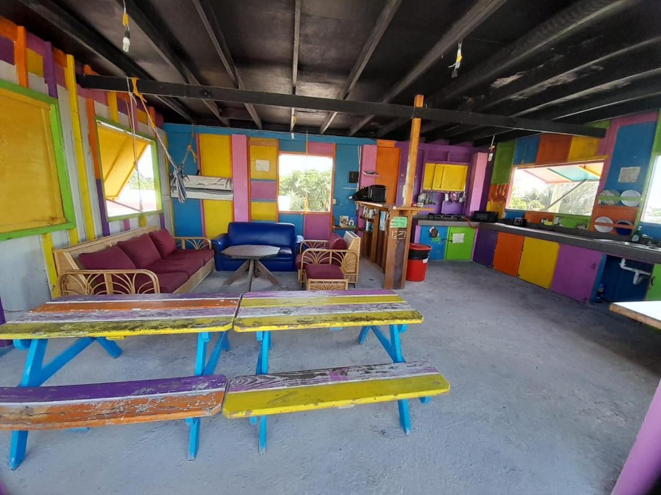Travellers Palm Backpackers Hostel เคย์คอล์กเกอร์ ภายนอก รูปภาพ