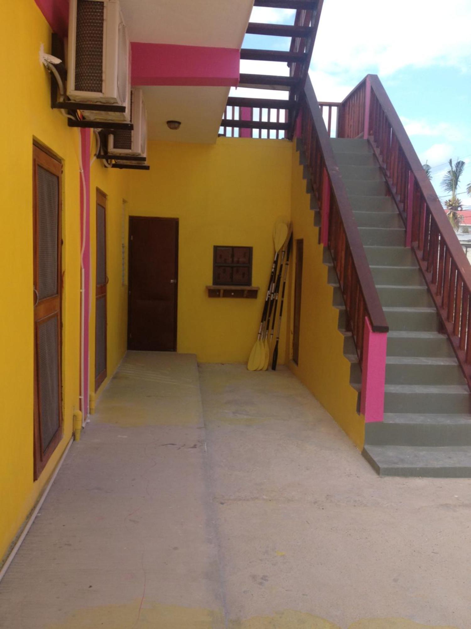 Travellers Palm Backpackers Hostel เคย์คอล์กเกอร์ ภายนอก รูปภาพ